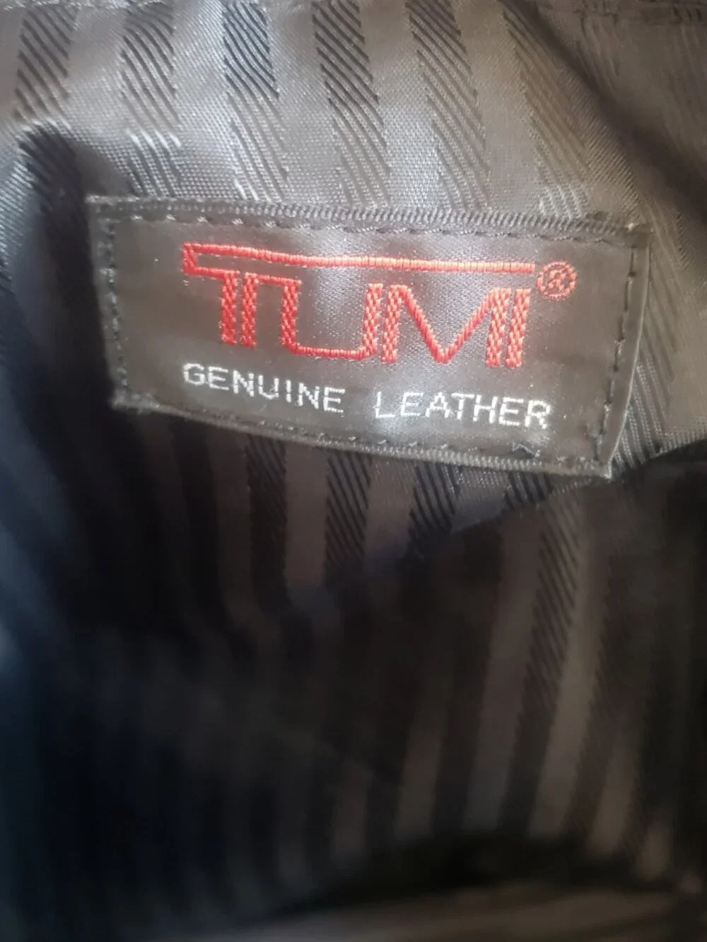 Tumi Men's Black Medium Messenger Bag Zip Closure Cross-Body Strap Business